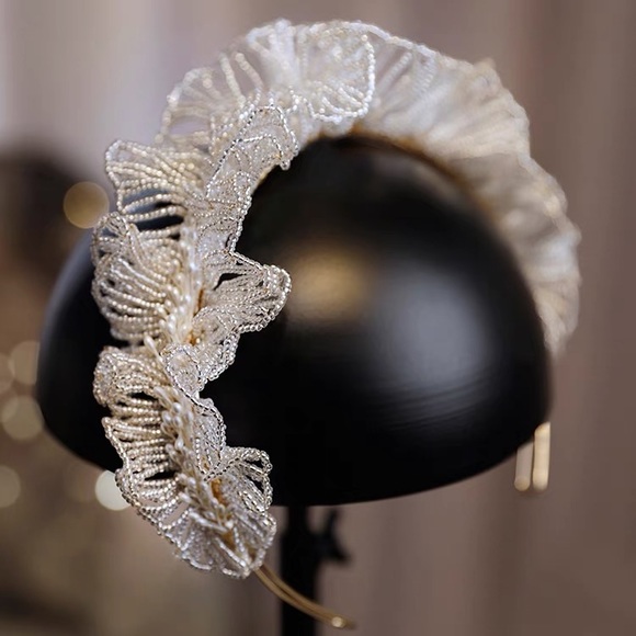 Rare elegant style headband main image 2